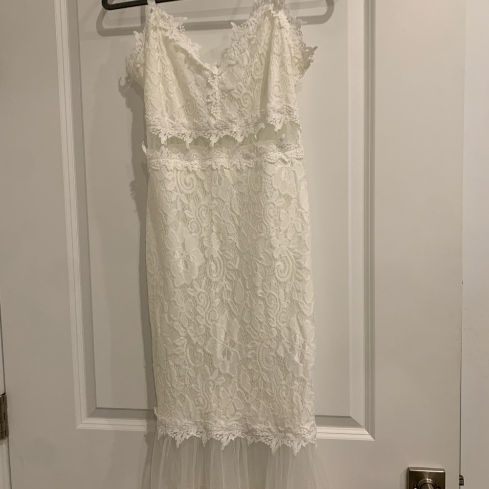 Elegant White Lace Dress